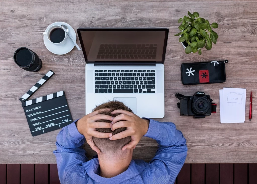 Desentrañando el Diagnóstico: Migraña sin Aura, Intratable, con Estado Migrainoso