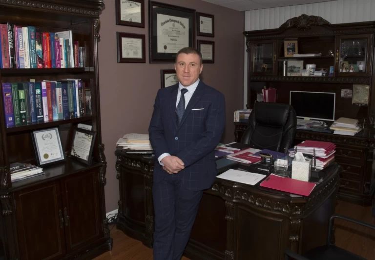 Dr. Sarkis Cholakyan, Los Angeles - Cholakyan Chiropractic