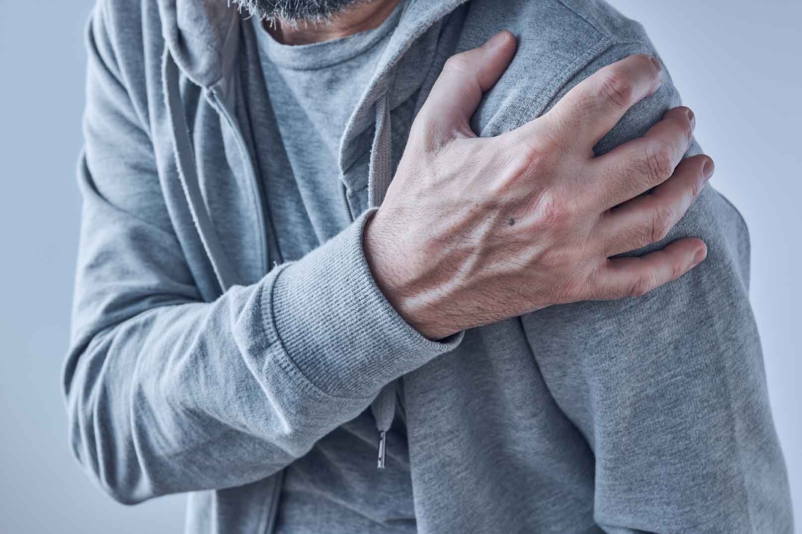 Shoulder Pain Causes And Treatment Options | MedXimity