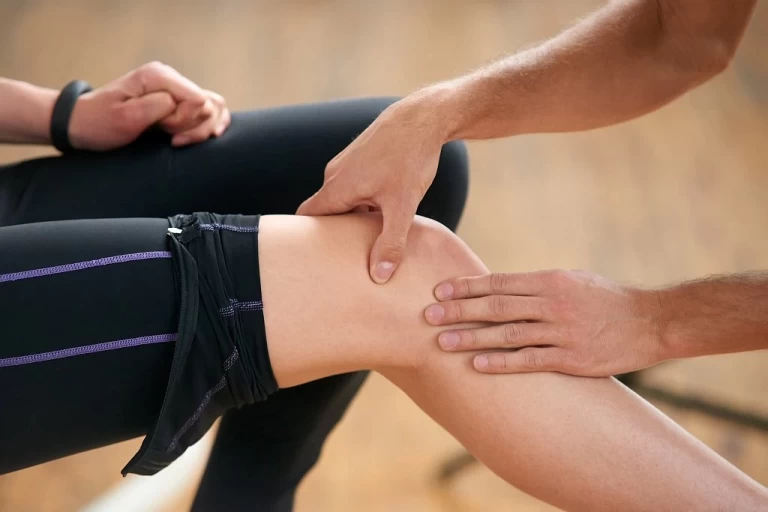 Cómo ayuda la quiropráctica con la bursitis de rodilla