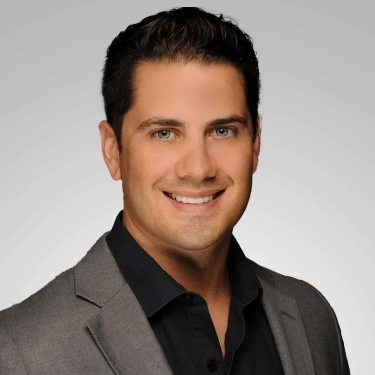 Dr. Ryan Brady, Miami - Miami Spine & Posture Clinic